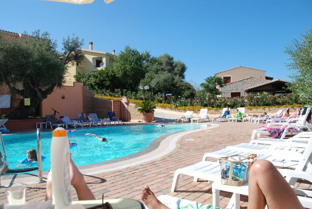 Li Troni Aparthotel Budoni Exterior photo