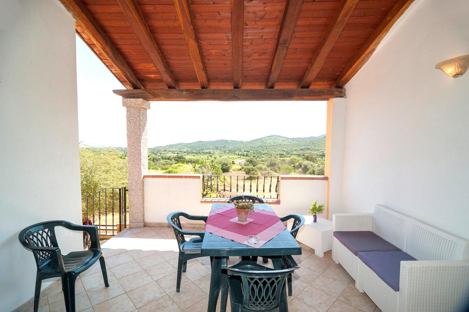Li Troni Aparthotel Budoni Exterior photo