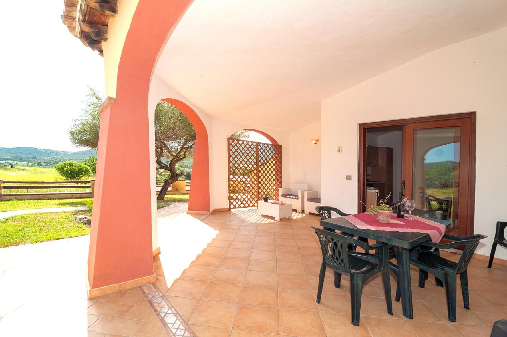 Li Troni Aparthotel Budoni Exterior photo