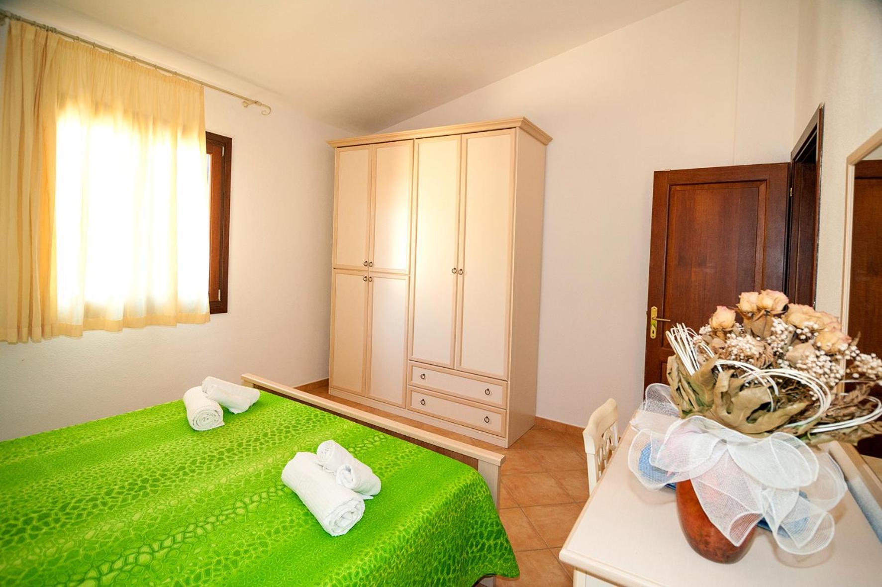 Li Troni Aparthotel Budoni Exterior photo