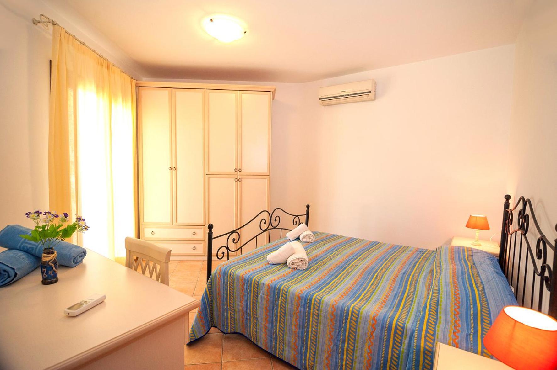 Li Troni Aparthotel Budoni Exterior photo